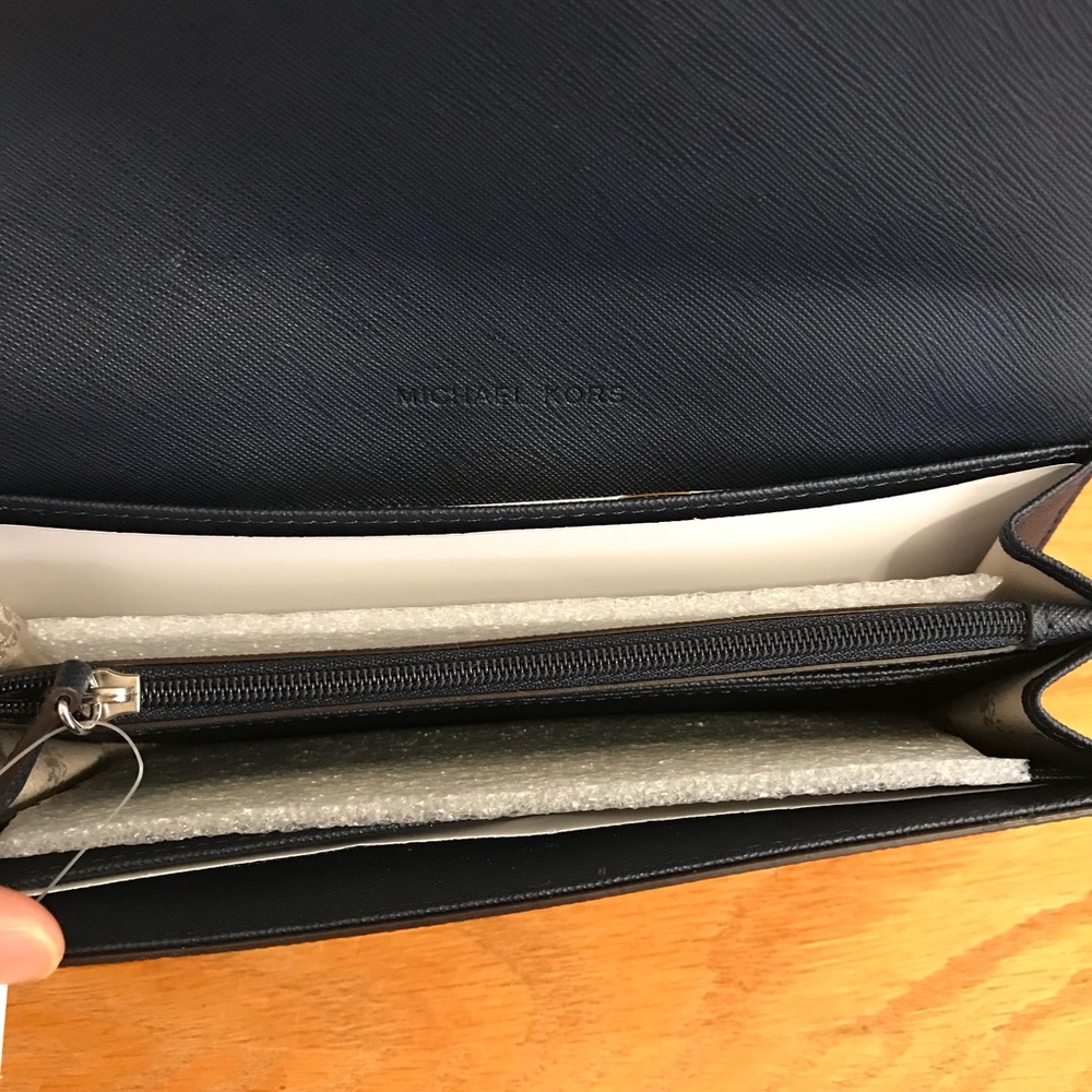 Michael Kors Jet set travel Carryall wallet navy - Picture 6 of 8